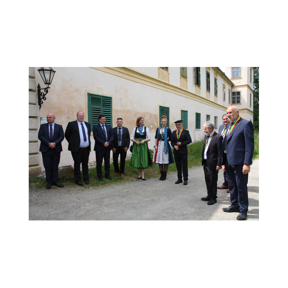 Legatsfest Volcano, Agappe, Vorprogramm, Festzug und Kirche, Ausklang