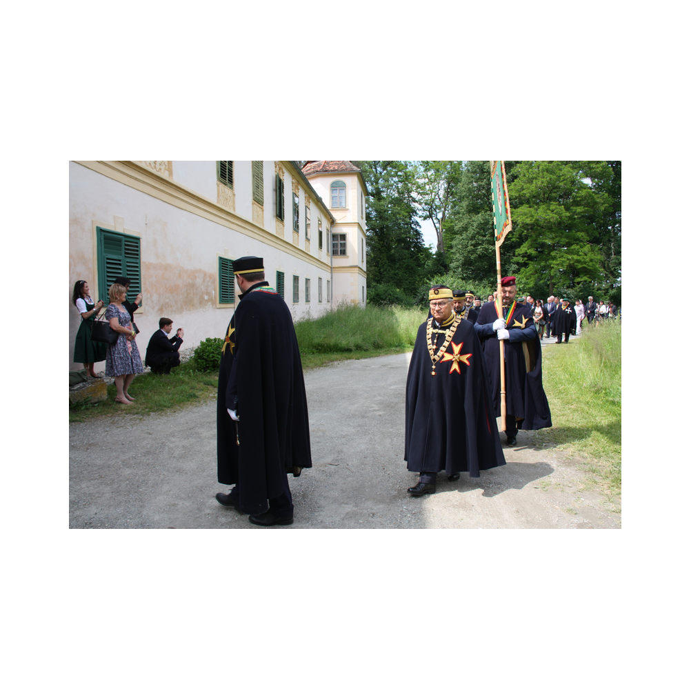 Legatsfest Volcano, Agappe, Vorprogramm, Festzug und Kirche, Ausklang