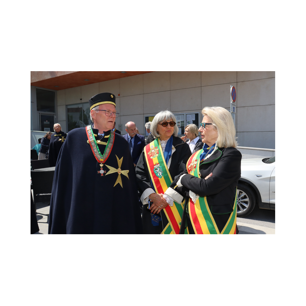 Legastsfest 10 Jahre Legat Patria Lipizzanae Styriae, Vorprogramm in Piber, Agappe in Köflach, Festzug zur Kirche, Fest in der Kirche, Essen beim Windl, Überreichung der Skulptur von Elisabeth Raunig an Karl von Hanbsburg, Ausklang