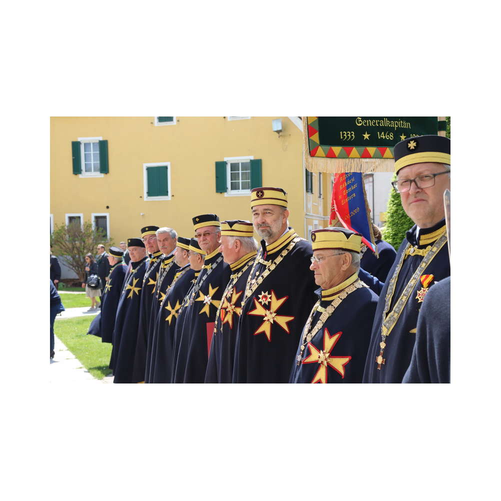 Legastsfest 10 Jahre Legat Patria Lipizzanae Styriae, Vorprogramm in Piber, Agappe in Köflach, Festzug zur Kirche, Fest in der Kirche, Essen beim Windl, Überreichung der Skulptur von Elisabeth Raunig an Karl von Hanbsburg, Ausklang