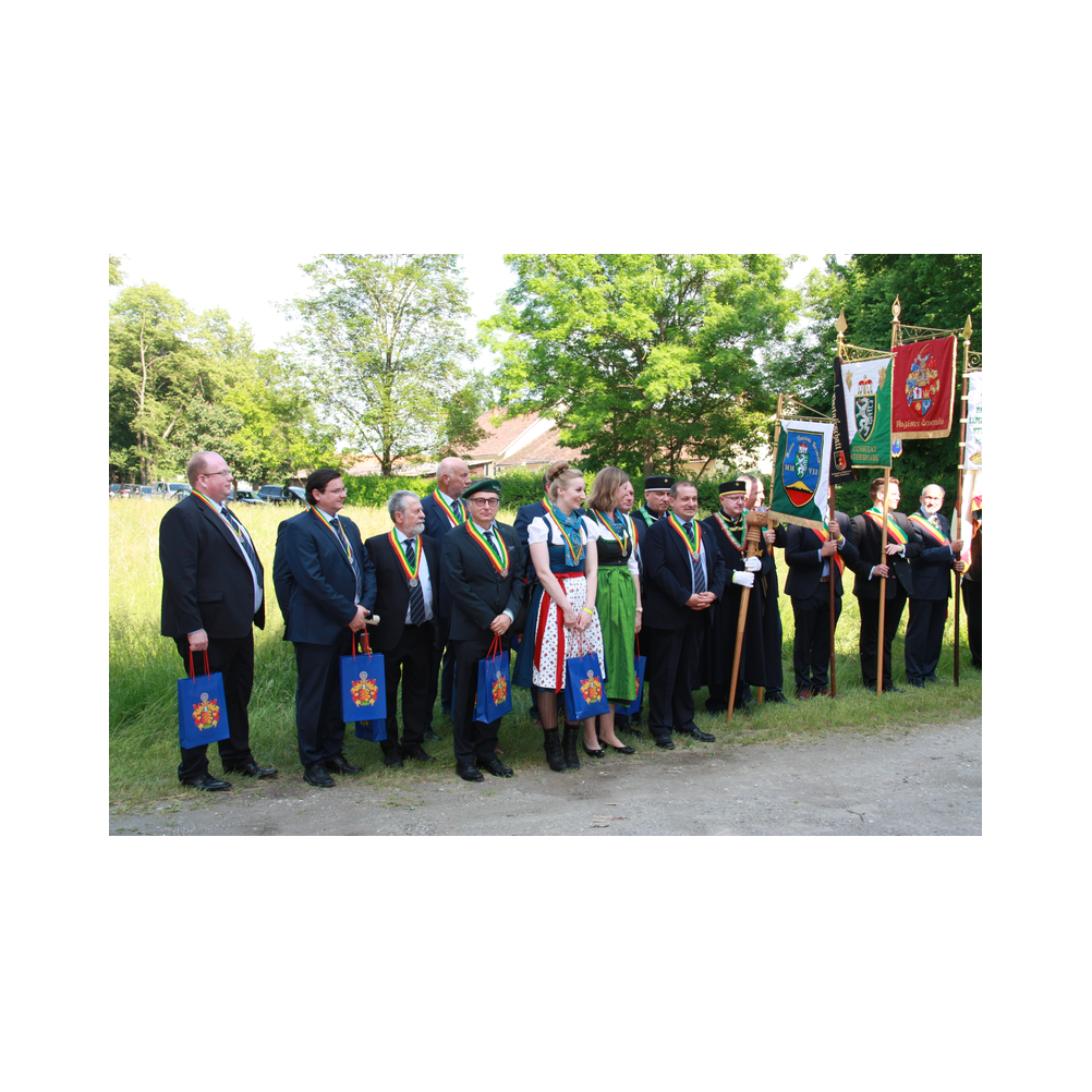 Legatsfest Volcano, Agappe, Vorprogramm, Festzug und Kirche, Ausklang