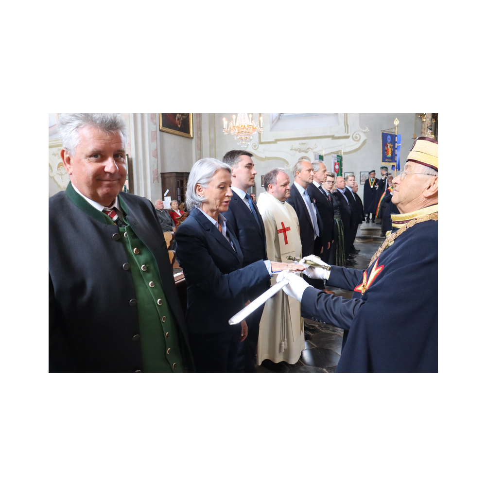 Legastsfest 10 Jahre Legat Patria Lipizzanae Styriae, Vorprogramm in Piber, Agappe in Köflach, Festzug zur Kirche, Fest in der Kirche, Essen beim Windl, Überreichung der Skulptur von Elisabeth Raunig an Karl von Hanbsburg, Ausklang