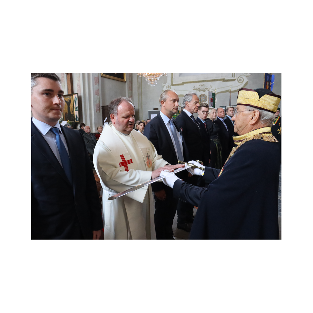 Legastsfest 10 Jahre Legat Patria Lipizzanae Styriae, Vorprogramm in Piber, Agappe in Köflach, Festzug zur Kirche, Fest in der Kirche, Essen beim Windl, Überreichung der Skulptur von Elisabeth Raunig an Karl von Hanbsburg, Ausklang