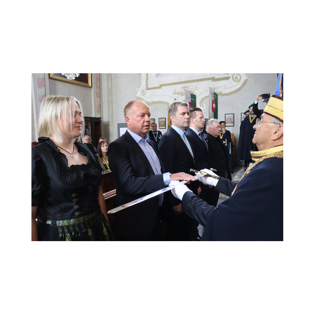 Legastsfest 10 Jahre Legat Patria Lipizzanae Styriae, Vorprogramm in Piber, Agappe in Köflach, Festzug zur Kirche, Fest in der Kirche, Essen beim Windl, Überreichung der Skulptur von Elisabeth Raunig an Karl von Hanbsburg, Ausklang