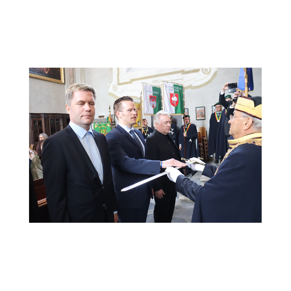 Legastsfest 10 Jahre Legat Patria Lipizzanae Styriae, Vorprogramm in Piber, Agappe in Köflach, Festzug zur Kirche, Fest in der Kirche, Essen beim Windl, Überreichung der Skulptur von Elisabeth Raunig an Karl von Hanbsburg, Ausklang