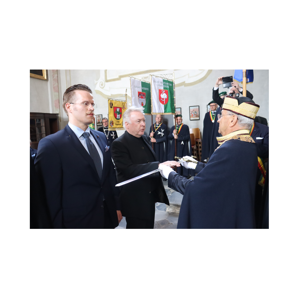 Legastsfest 10 Jahre Legat Patria Lipizzanae Styriae, Vorprogramm in Piber, Agappe in Köflach, Festzug zur Kirche, Fest in der Kirche, Essen beim Windl, Überreichung der Skulptur von Elisabeth Raunig an Karl von Hanbsburg, Ausklang