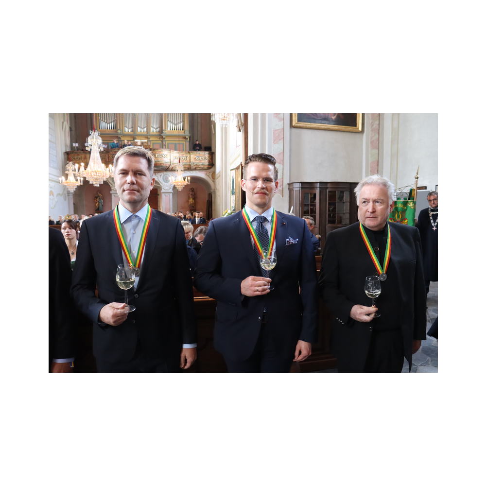 Legastsfest 10 Jahre Legat Patria Lipizzanae Styriae, Vorprogramm in Piber, Agappe in Köflach, Festzug zur Kirche, Fest in der Kirche, Essen beim Windl, Überreichung der Skulptur von Elisabeth Raunig an Karl von Hanbsburg, Ausklang