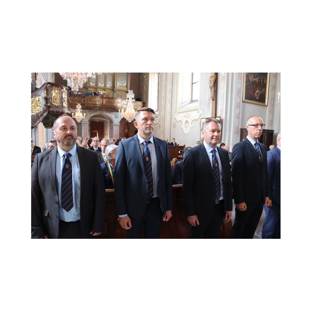 Legastsfest 10 Jahre Legat Patria Lipizzanae Styriae, Vorprogramm in Piber, Agappe in Köflach, Festzug zur Kirche, Fest in der Kirche, Essen beim Windl, Überreichung der Skulptur von Elisabeth Raunig an Karl von Hanbsburg, Ausklang