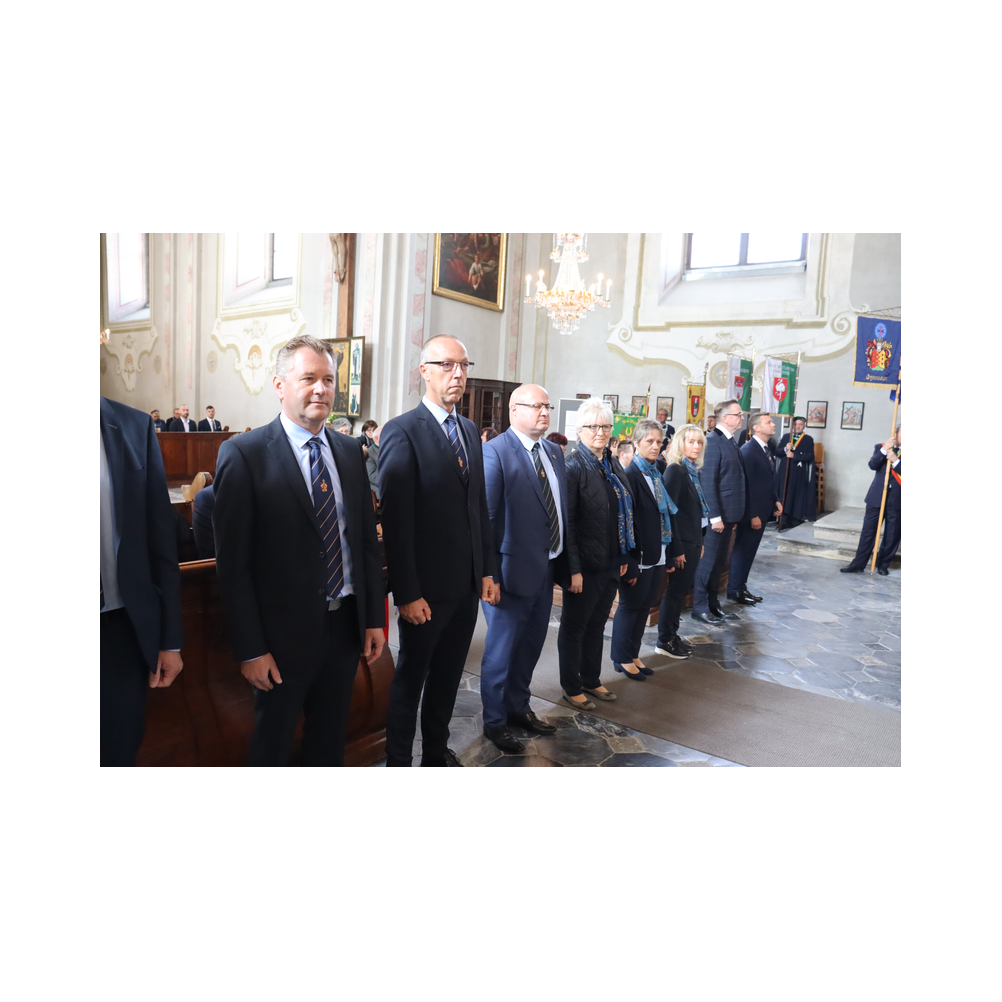 Legastsfest 10 Jahre Legat Patria Lipizzanae Styriae, Vorprogramm in Piber, Agappe in Köflach, Festzug zur Kirche, Fest in der Kirche, Essen beim Windl, Überreichung der Skulptur von Elisabeth Raunig an Karl von Hanbsburg, Ausklang