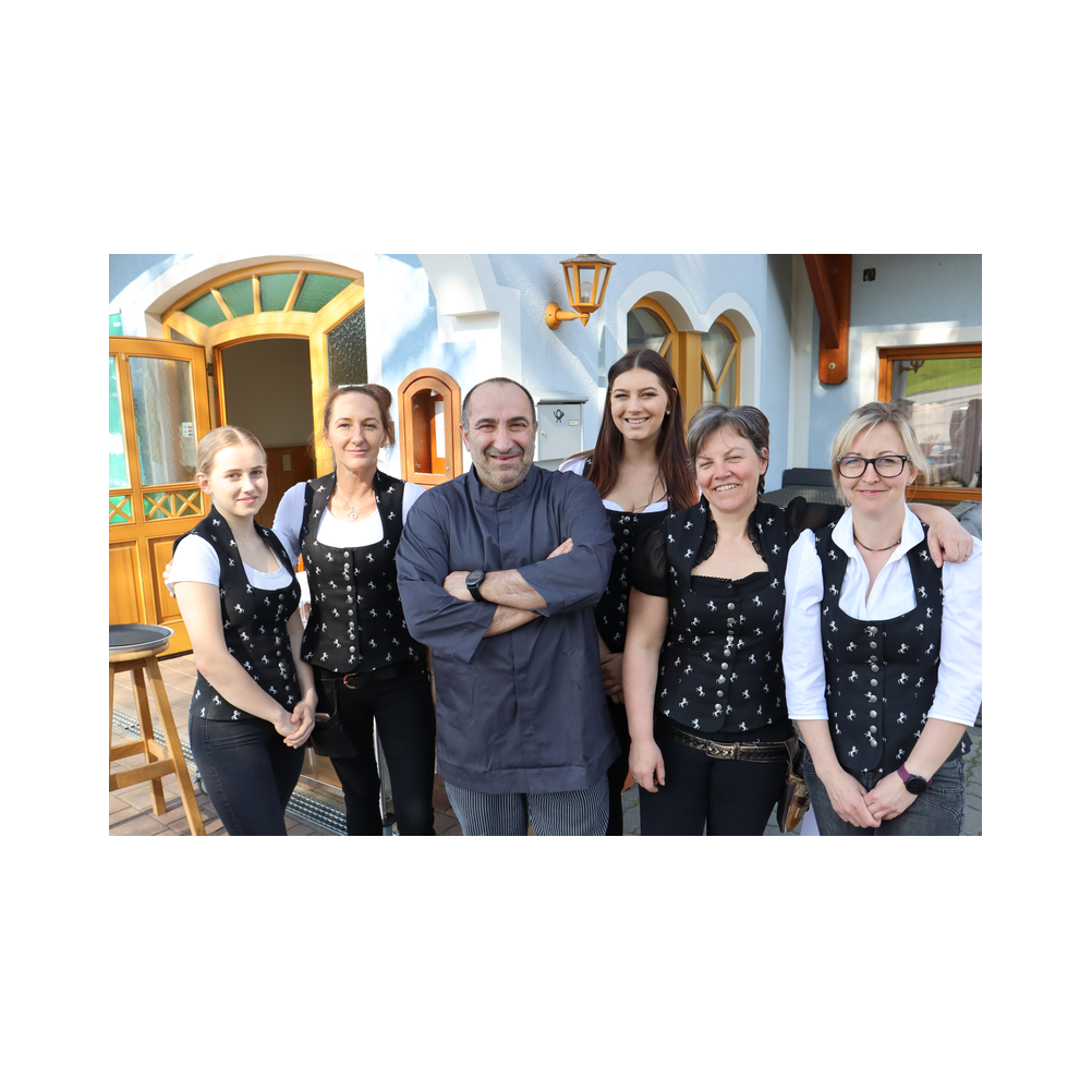 Legastsfest 10 Jahre Legat Patria Lipizzanae Styriae, Vorprogramm in Piber, Agappe in Köflach, Festzug zur Kirche, Fest in der Kirche, Essen beim Windl, Überreichung der Skulptur von Elisabeth Raunig an Karl von Hanbsburg, Ausklang