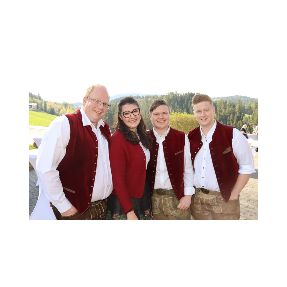 Legastsfest 10 Jahre Legat Patria Lipizzanae Styriae, Vorprogramm in Piber, Agappe in Köflach, Festzug zur Kirche, Fest in der Kirche, Essen beim Windl, Überreichung der Skulptur von Elisabeth Raunig an Karl von Hanbsburg, Ausklang