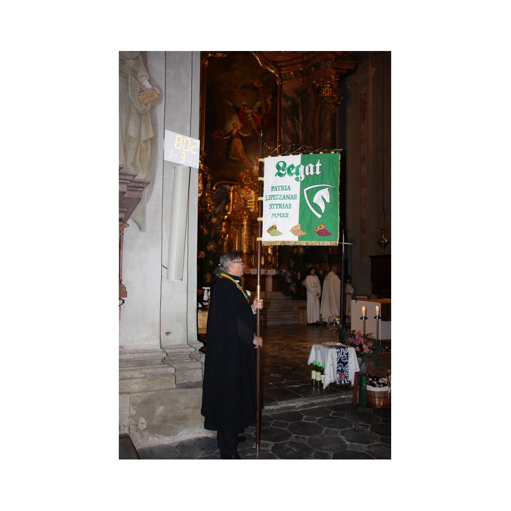 Weinsegnung in der Stadtpfarrkirche Köflach, im Dezember 2024. Segnung in der Kirche, Agappe und Ausklang