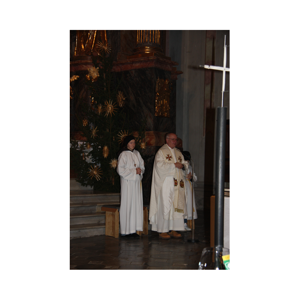 Weinsegnung in der Stadtpfarrkirche Köflach, im Dezember 2024. Segnung in der Kirche, Agappe und Ausklang