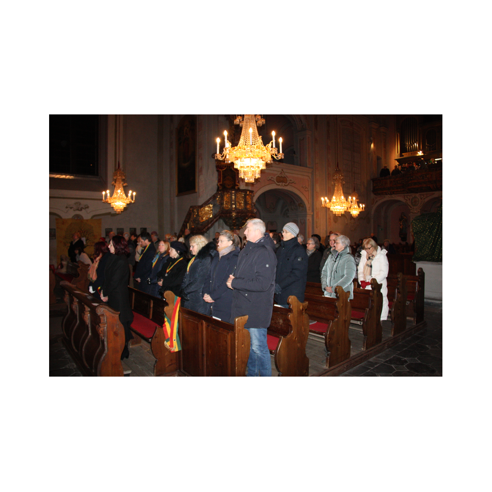 Weinsegnung in der Stadtpfarrkirche Köflach, im Dezember 2024. Segnung in der Kirche, Agappe und Ausklang