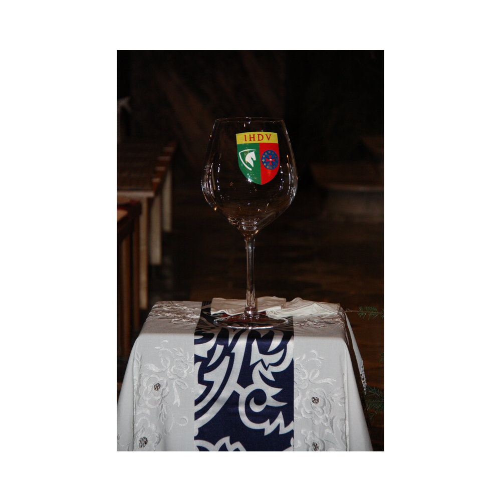 Weinsegnung in der Stadtpfarrkirche Köflach, im Dezember 2024. Segnung in der Kirche, Agappe und Ausklang