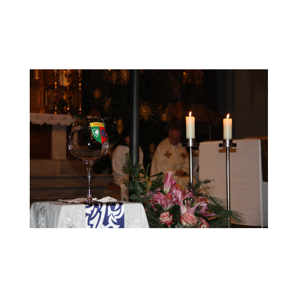 Weinsegnung in der Stadtpfarrkirche Köflach, im Dezember 2024. Segnung in der Kirche, Agappe und Ausklang