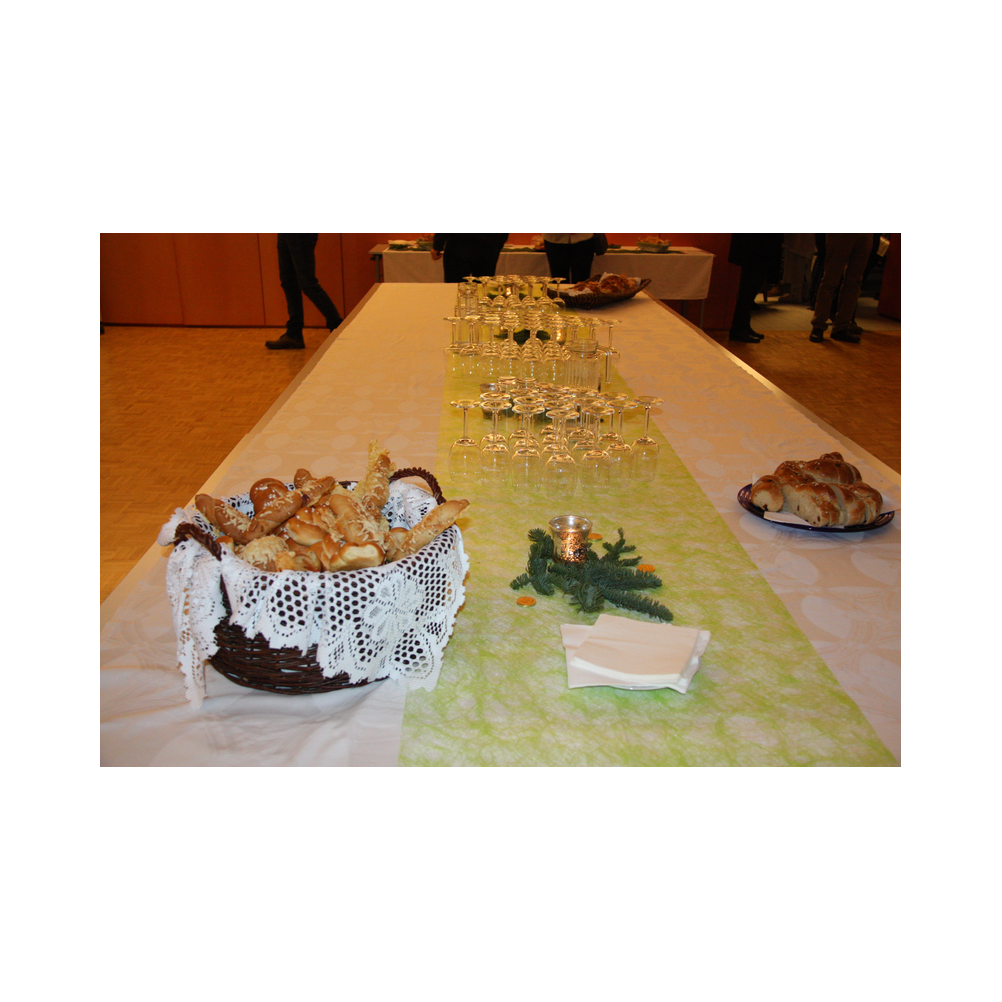 Weinsegnung in der Stadtpfarrkirche Köflach, im Dezember 2024. Segnung in der Kirche, Agappe und Ausklang