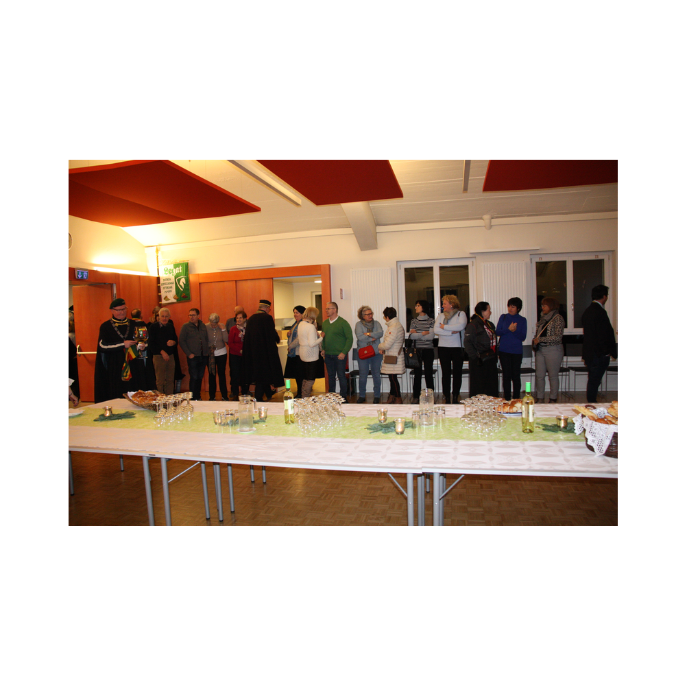 Weinsegnung in der Stadtpfarrkirche Köflach, im Dezember 2024. Segnung in der Kirche, Agappe und Ausklang