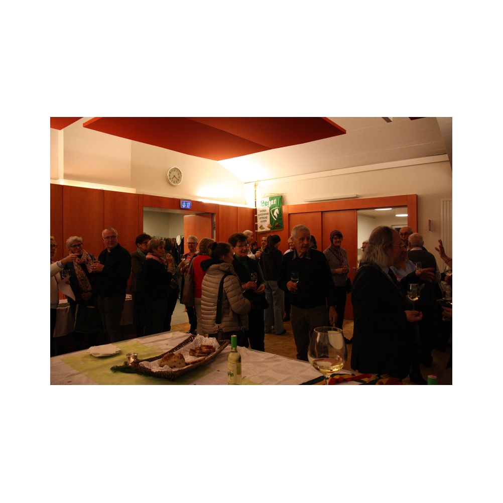 Weinsegnung in der Stadtpfarrkirche Köflach, im Dezember 2024. Segnung in der Kirche, Agappe und Ausklang