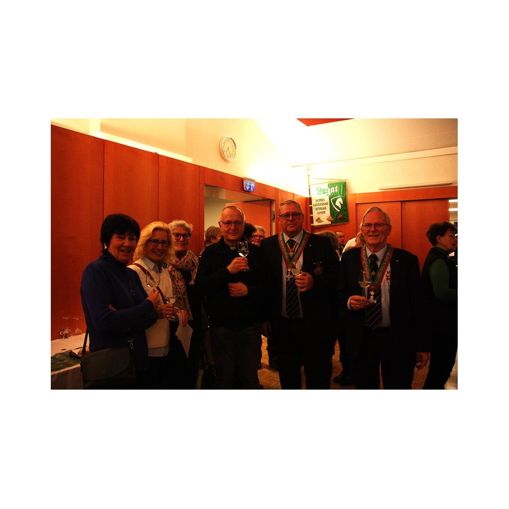 Weinsegnung in der Stadtpfarrkirche Köflach, im Dezember 2024. Segnung in der Kirche, Agappe und Ausklang