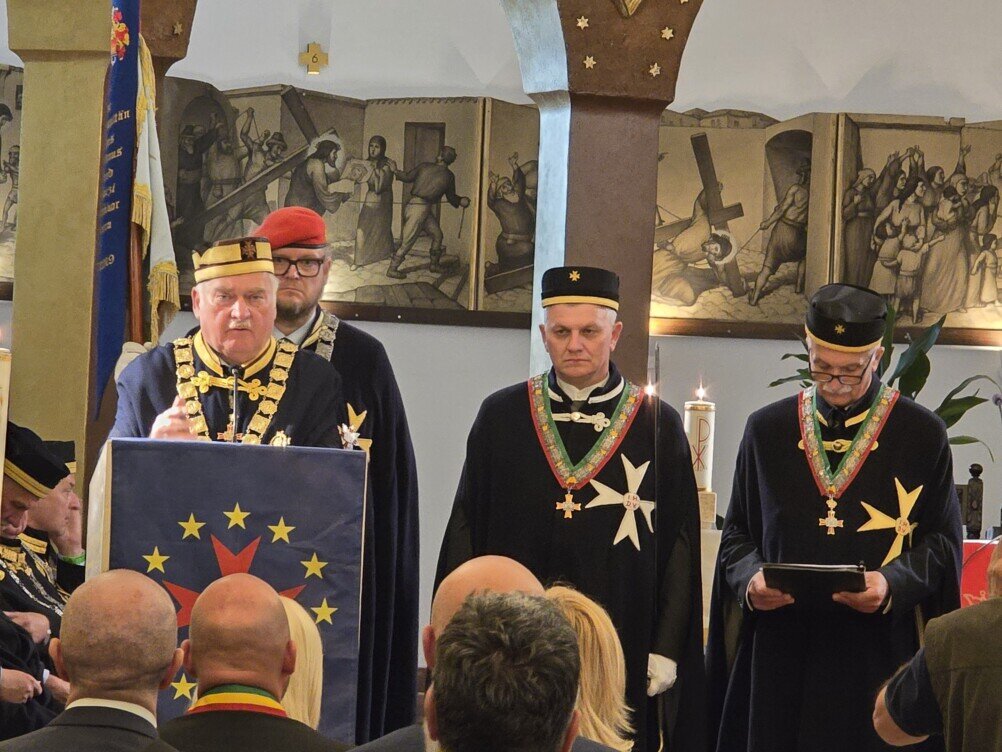 Einzug in die Kirche von Graden beim Frühlingsfest