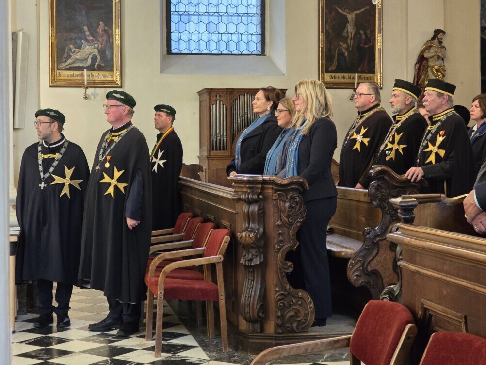 Einzug in die Kirche von Graden beim Frühlingsfest