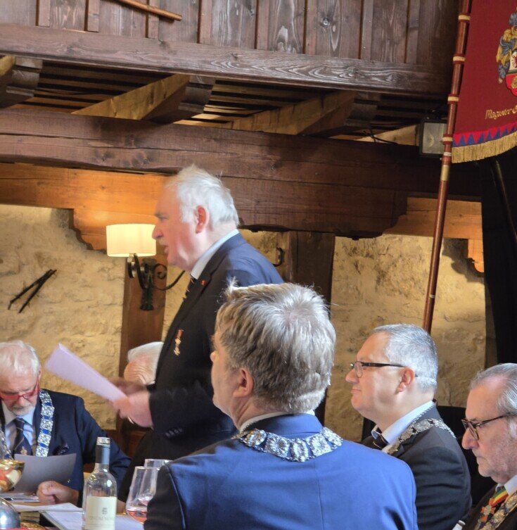Einzug in die Kirche von Graden beim Frühlingsfest